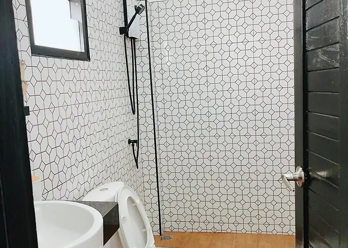 Hotel Penguin & Bistro Ban Khlong Thai Muang