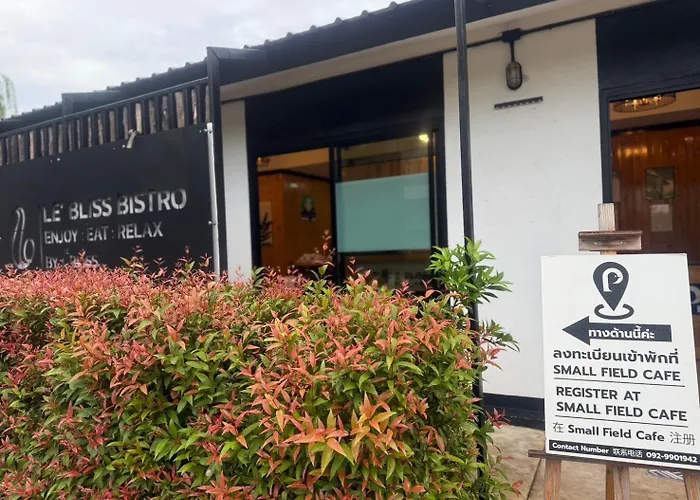 Penguin & Bistro โรงแรม Ban Khlong Thai Muang