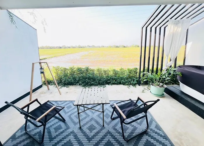 Penguin & Bistro โรงแรม 3*