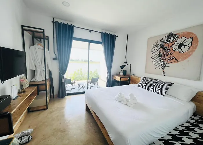 Penguin & Bistro โรงแรม