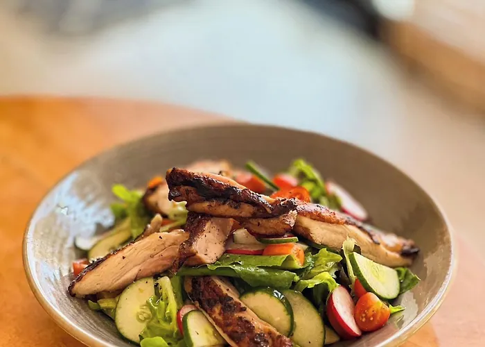 โรงแรม Penguin & Bistro
